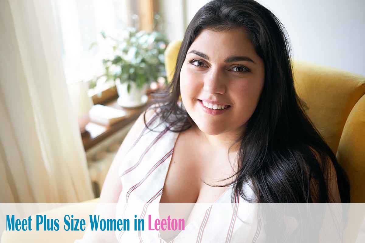 meet plus size women in Leeton