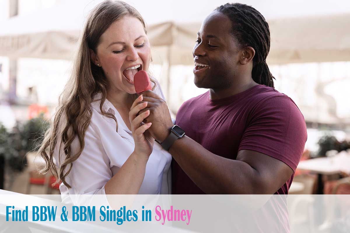 curvy singles in Australia