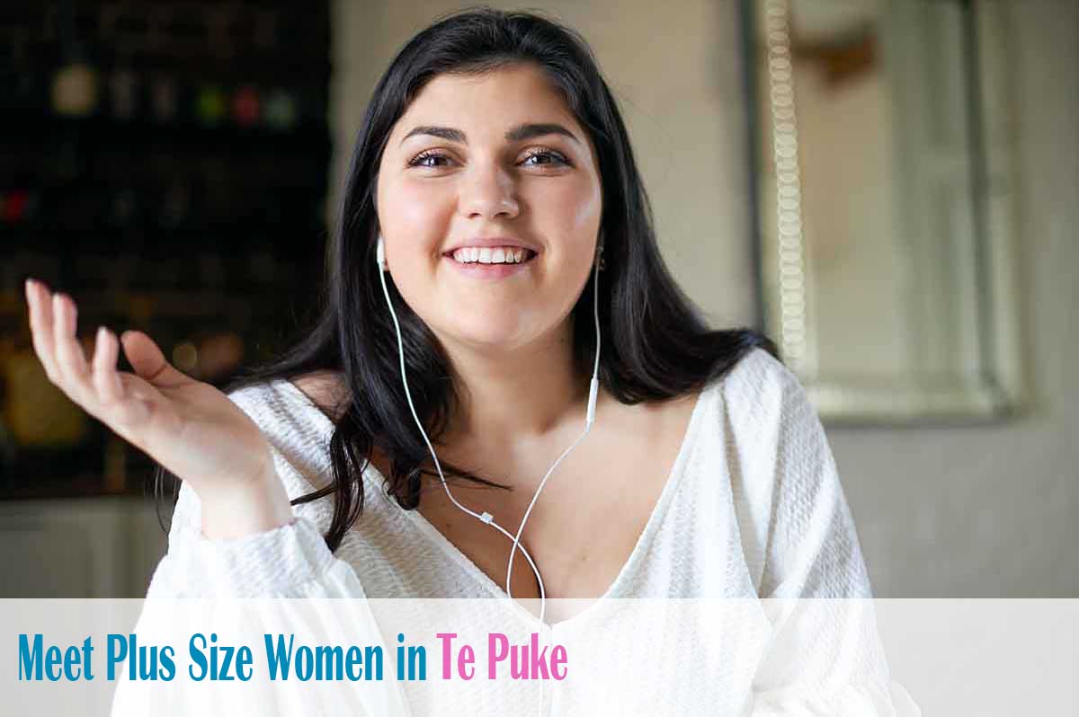 Find plus size women in Te Puke