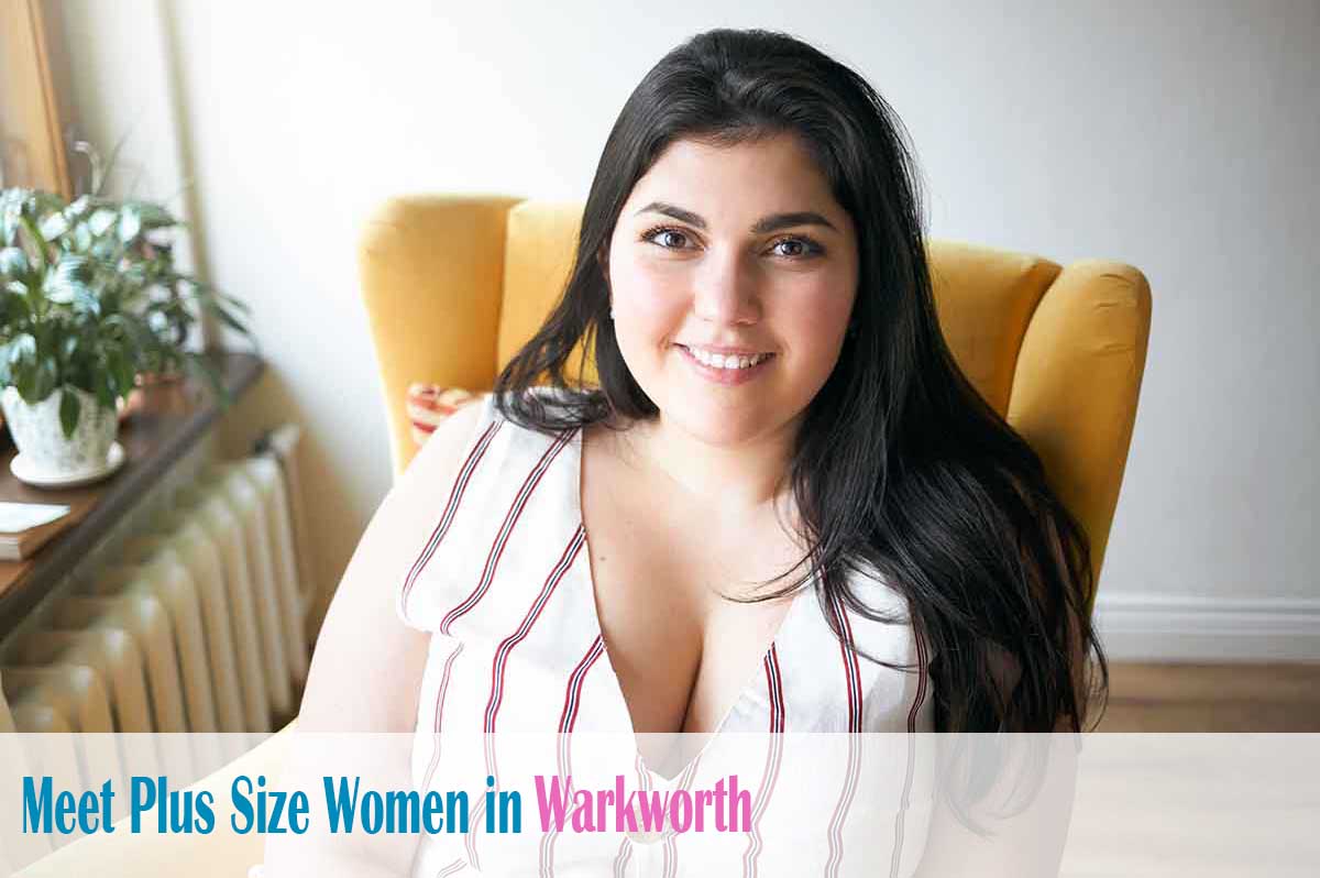 Find plus size women in Warkworth