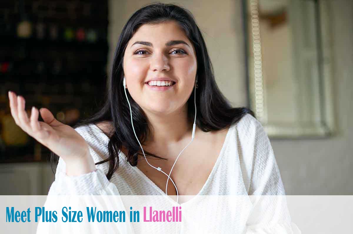 Find plus size women in  Llanelli, Carmarthenshire
