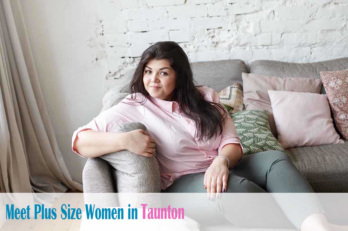 Find plus size women in  Taunton, Somerset