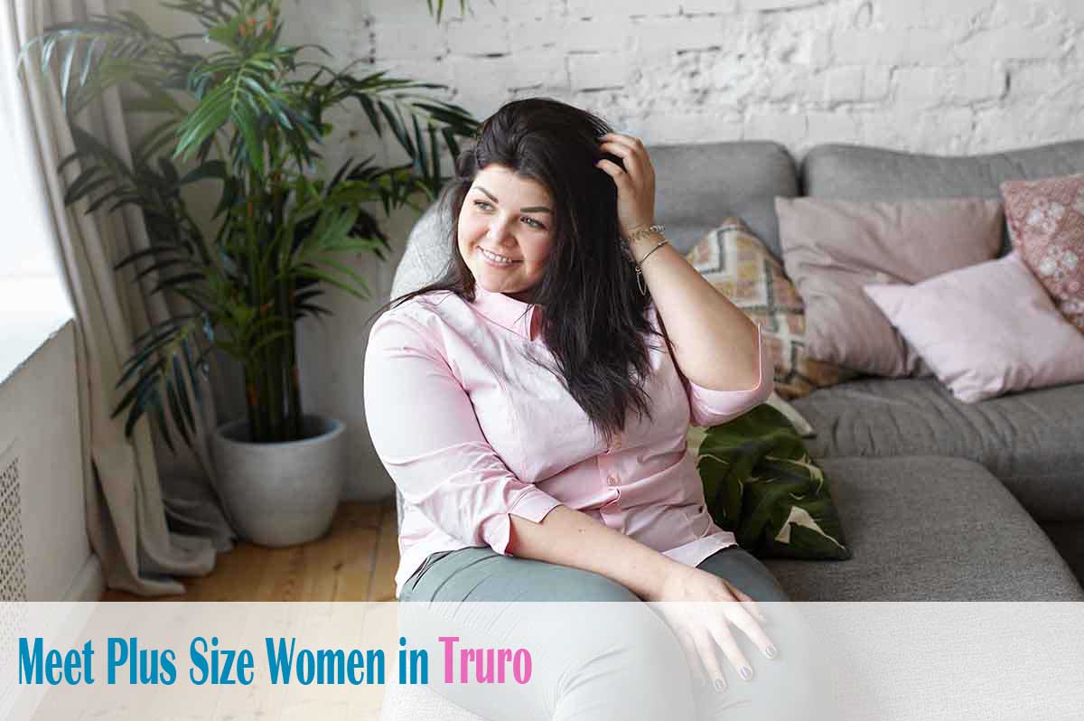 Find plus size women in  Truro, Cornwall