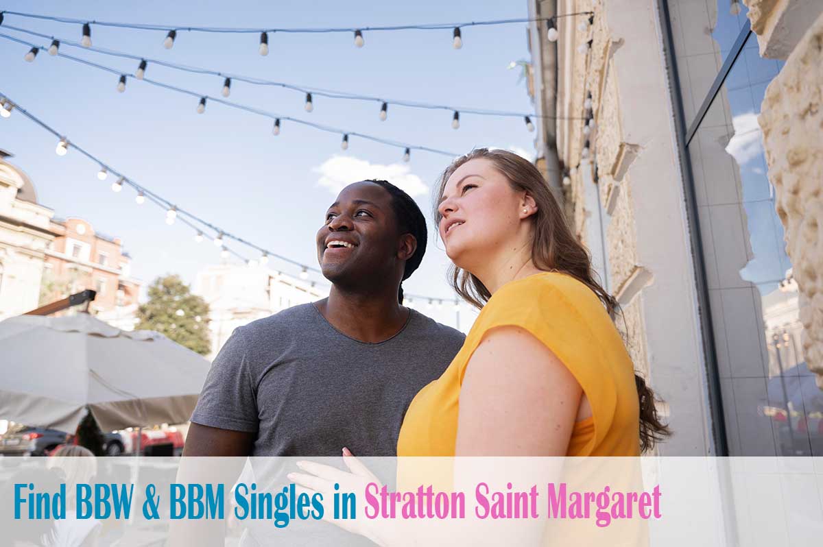plus size woman in in stratton-saint-margaret