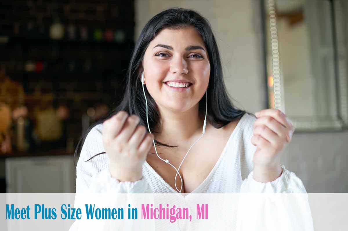Find curvy women in  Michigan, MI