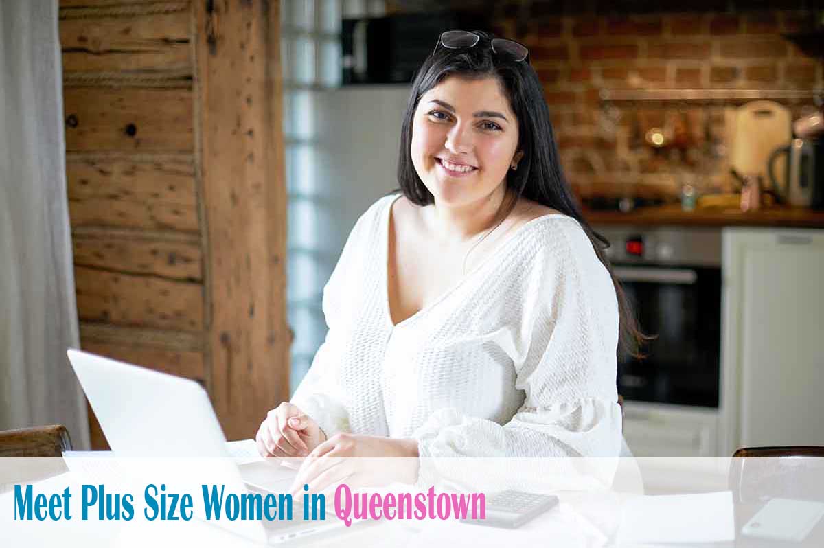 Find plus size women in Queenstown