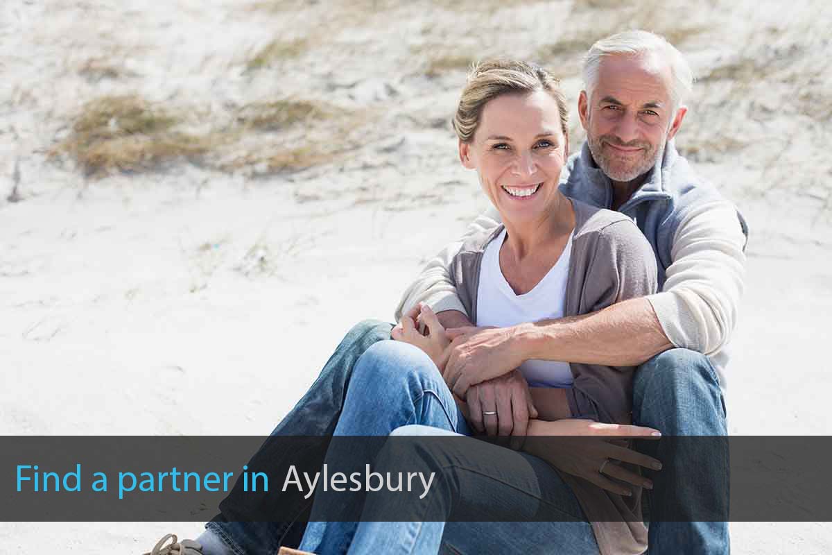 Find Single Over 50 in Aylesbury, Buckinghamshire