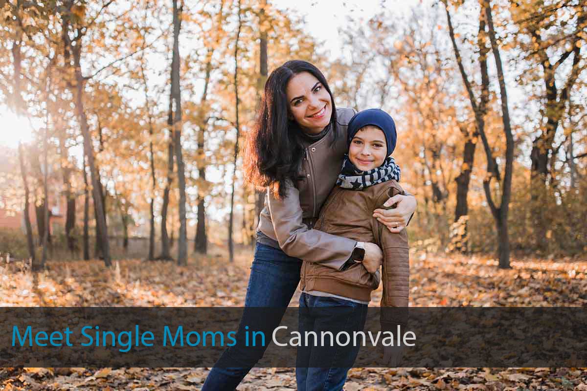 Find Single Mother in Cannonvale