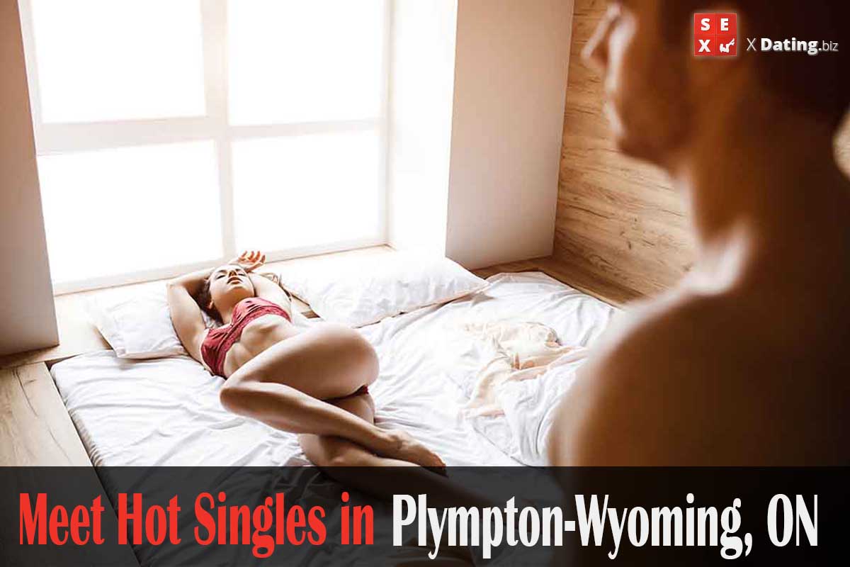 meet singles in Plympton-Wyoming, ON