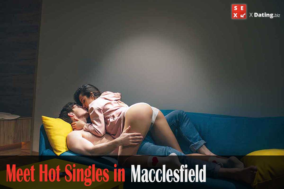 meet horny singles in Macclesfield